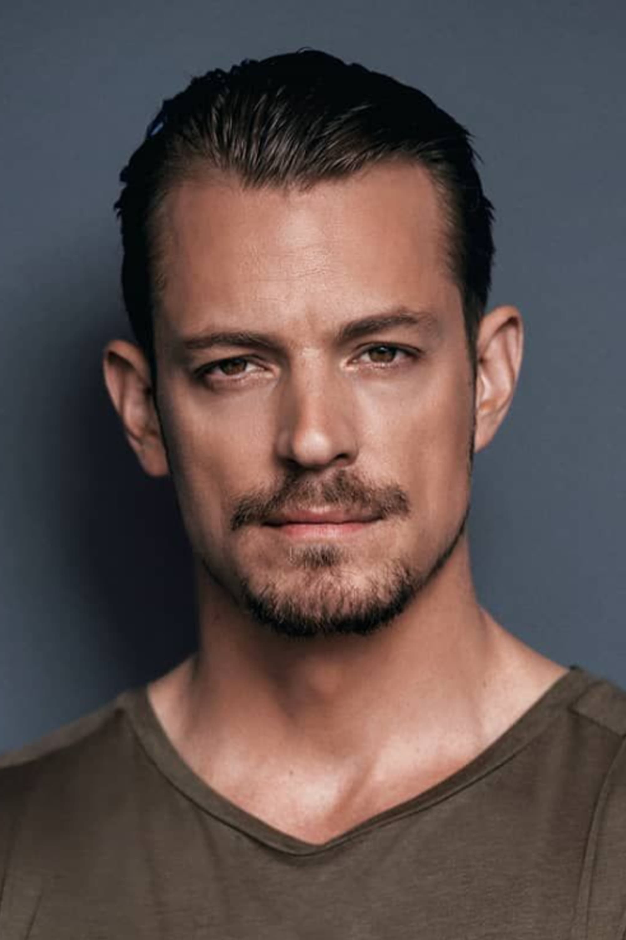 بازیگر Joel Kinnaman  