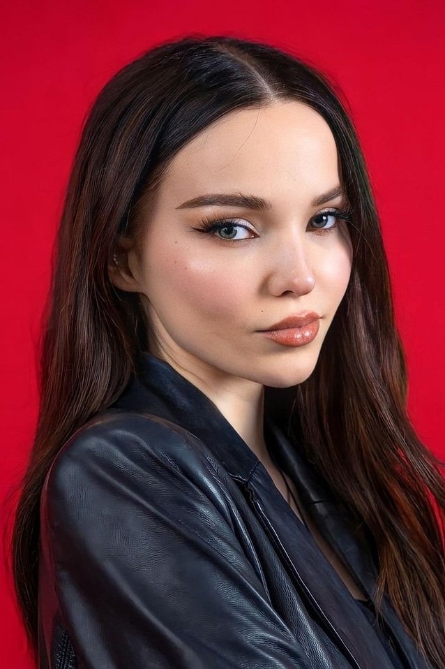 بازیگر Dove Cameron  