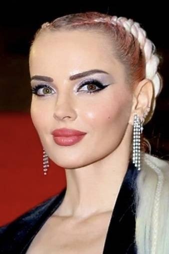 بازیگر Vesper Egon  