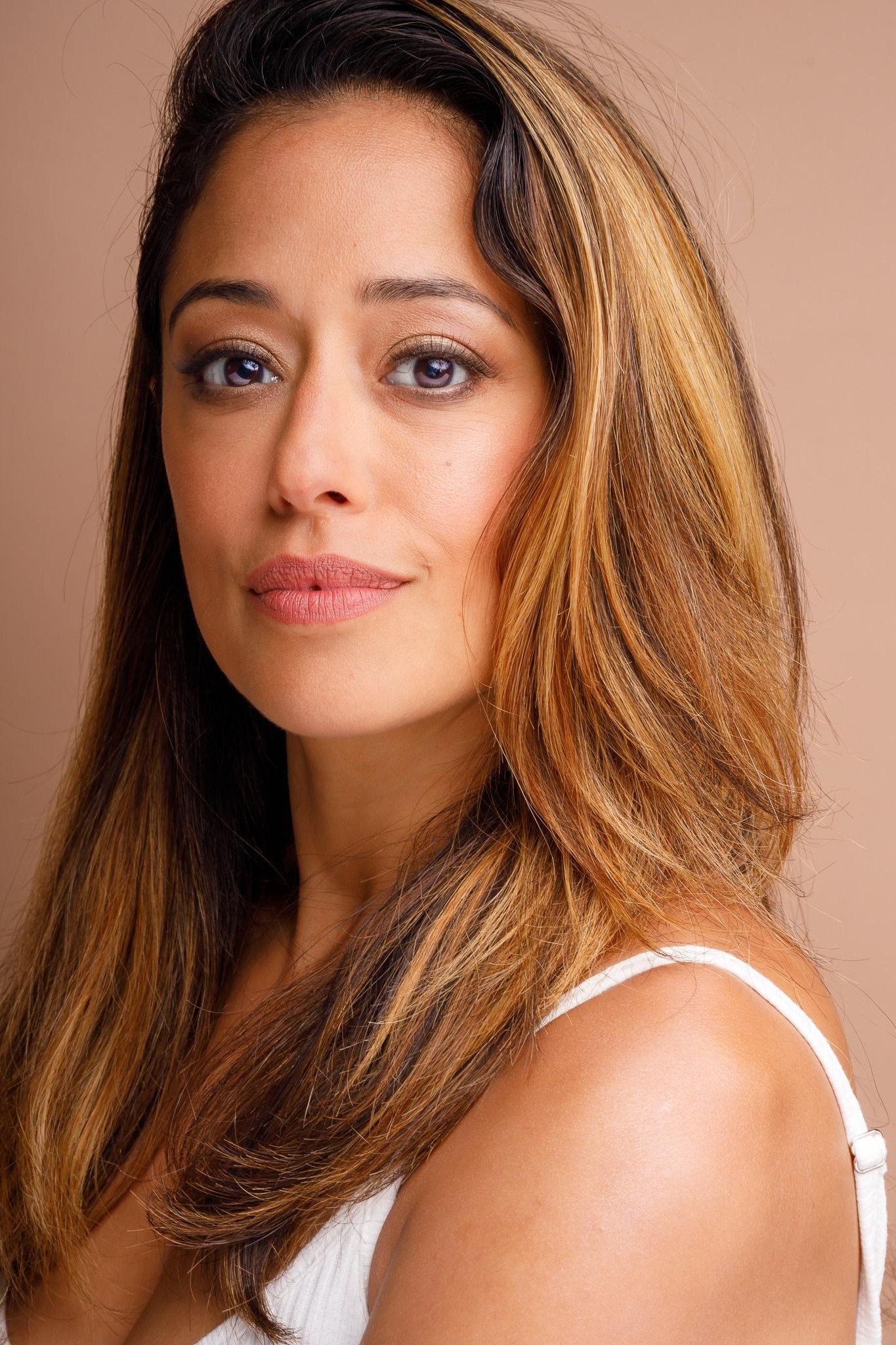 بازیگر Elena Hurst  