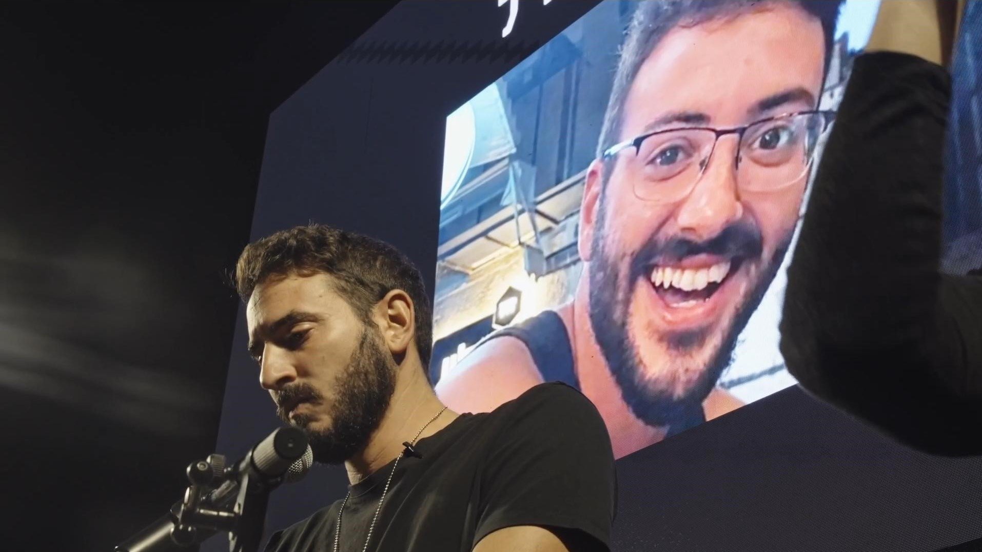 אלון אח שלי גיבור|אלון אח שלי גיבור
