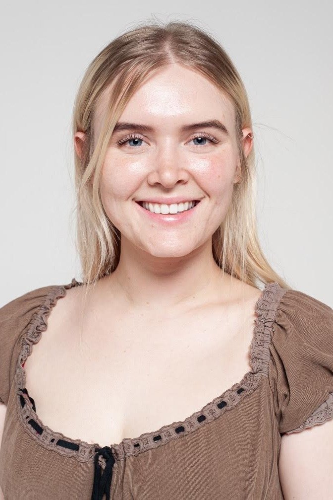 بازیگر Charlotte Brassil  