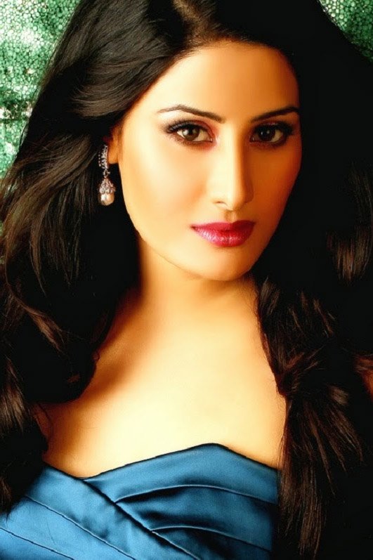 بازیگر Arjumman Mughal  