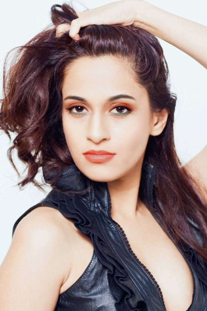 بازیگر Shweta Pandit  