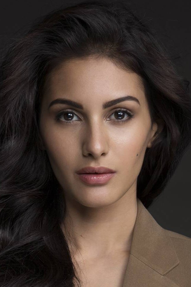 بازیگر Amyra Dastur  