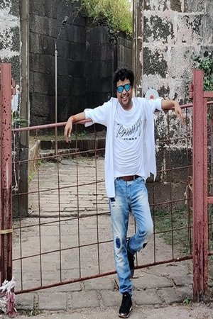 بازیگر Yogesh Tripathi  