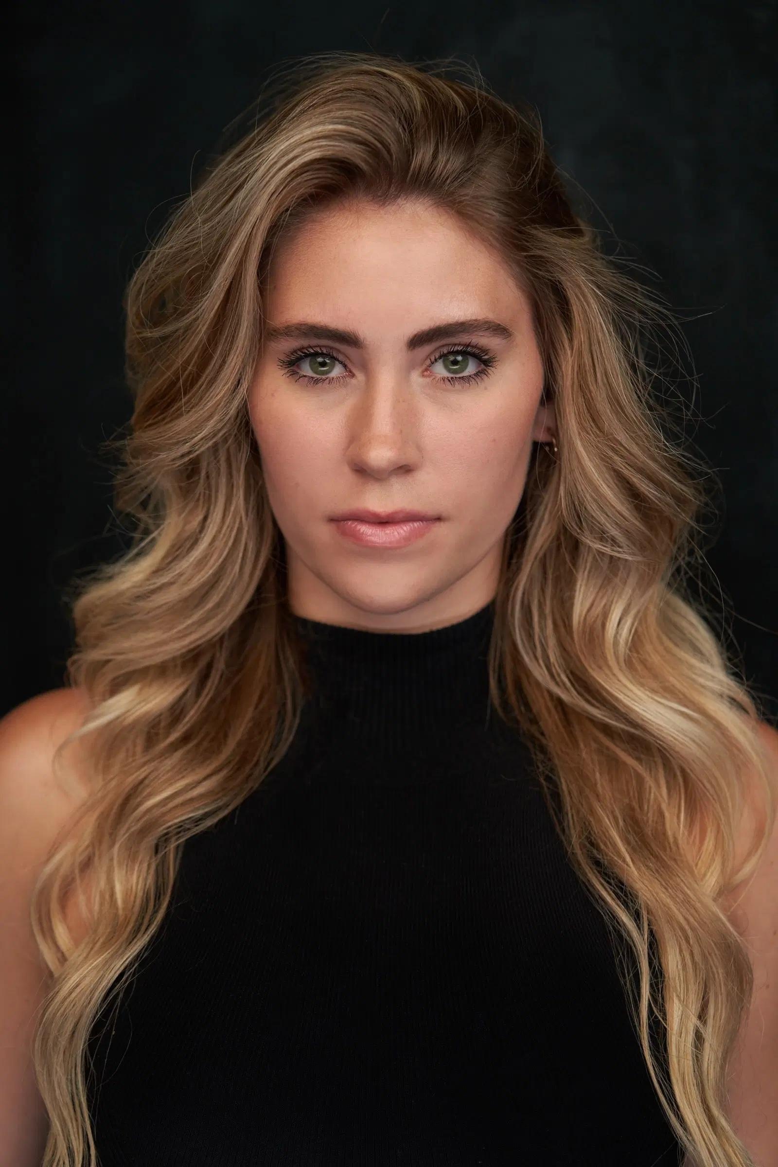 بازیگر Mackenzie Hughes  
