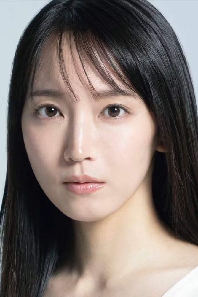 بازیگر 吉岡里帆  