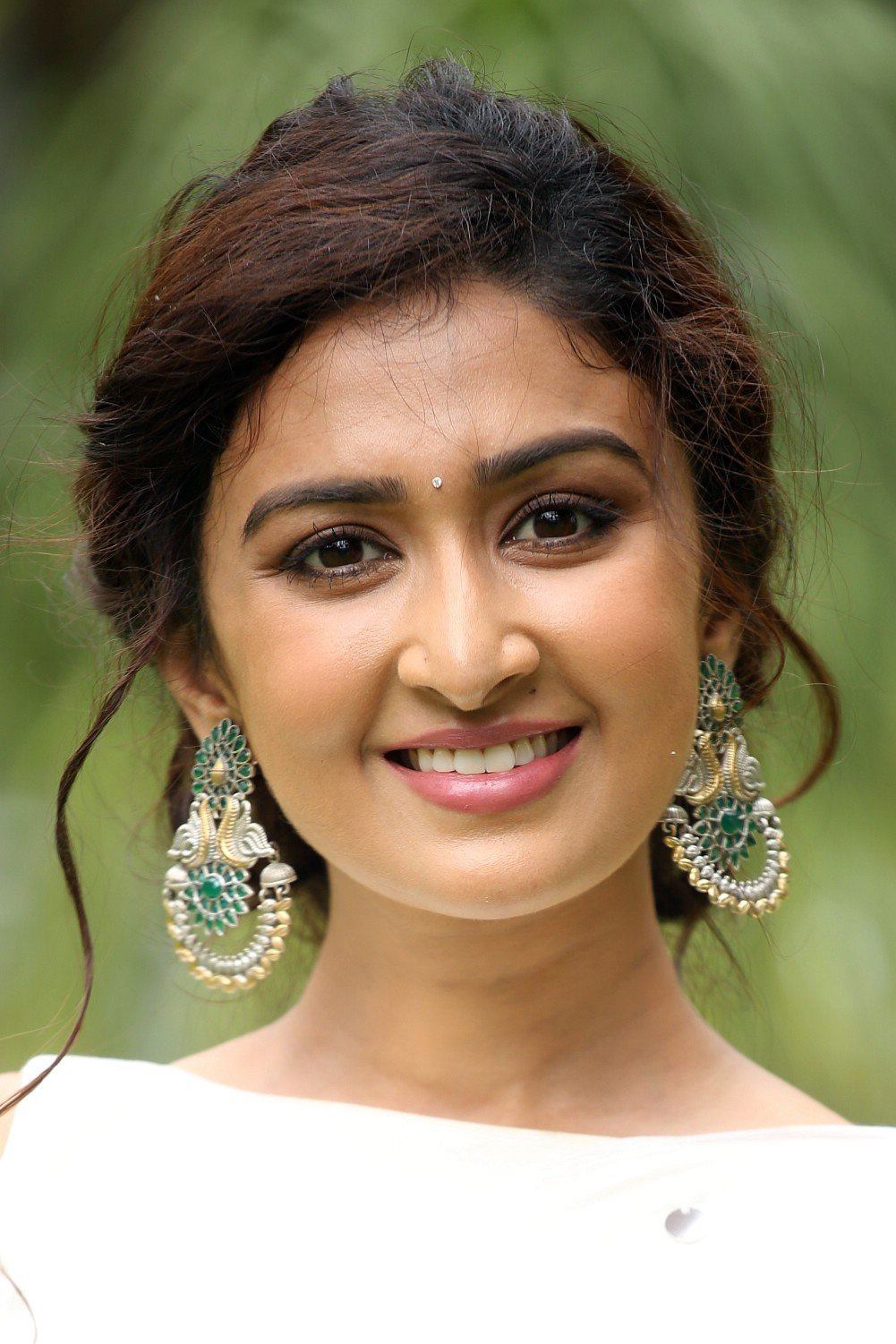 بازیگر Farnaz Shetty  