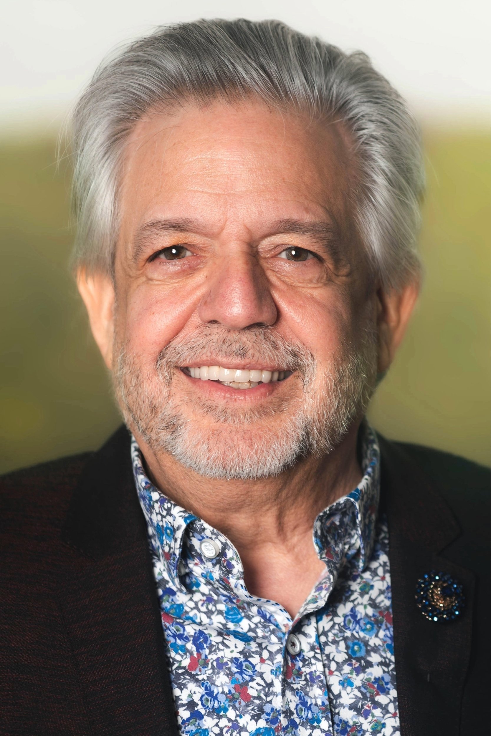 بازیگر Luis A. Miranda Jr.  