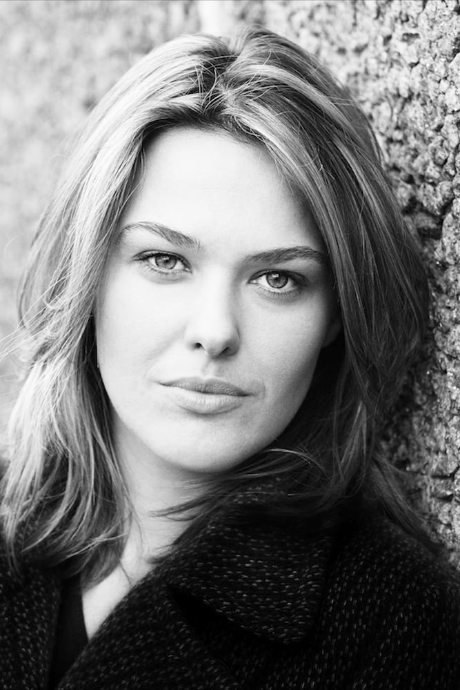 بازیگر Sally Bretton  