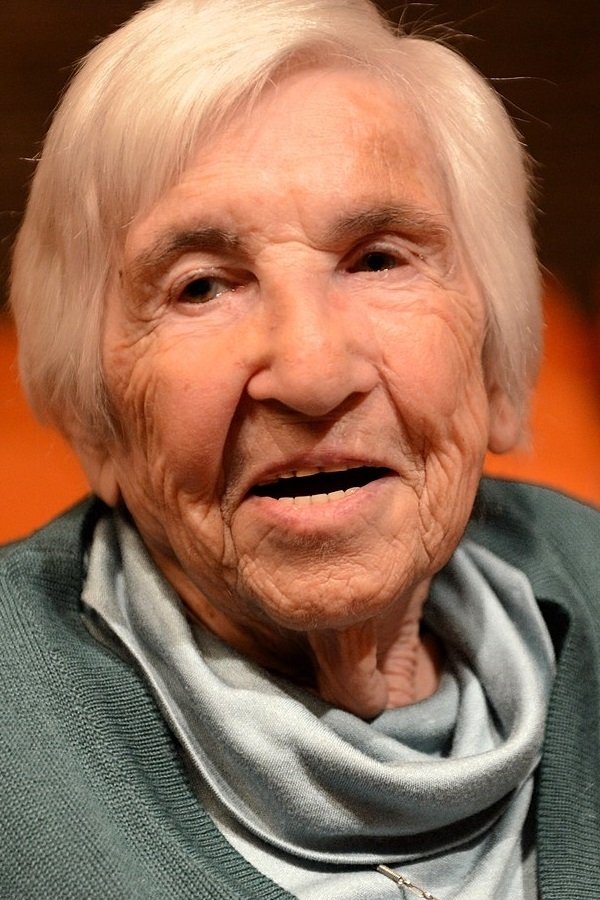 بازیگر Esther Bejarano  