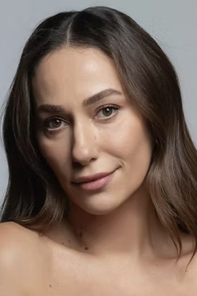 بازیگر Esra Ruşan  
