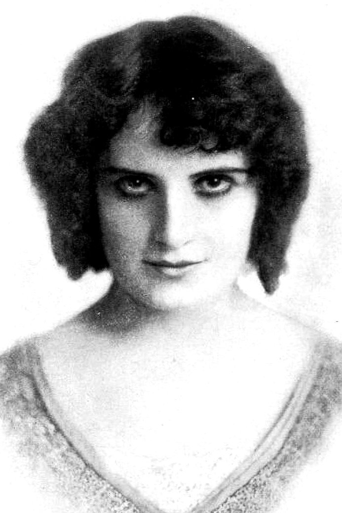 بازیگر Edna Maison  