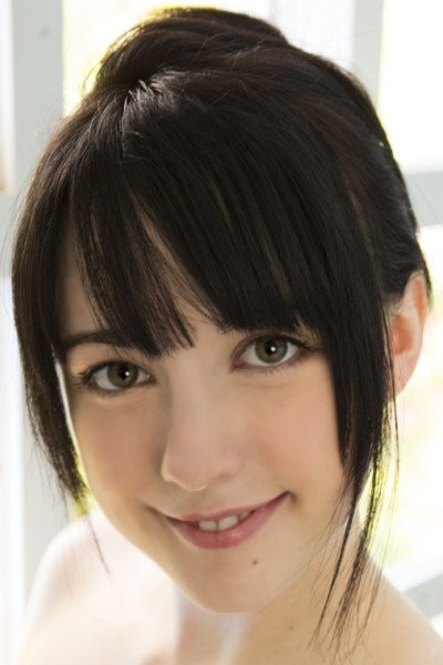 بازیگر Kelsey Parnigoni  
