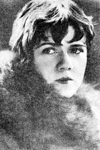 بازیگر Frances Hyland  