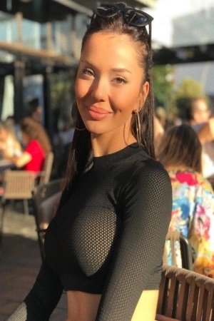 بازیگر Cansu Taşkın  