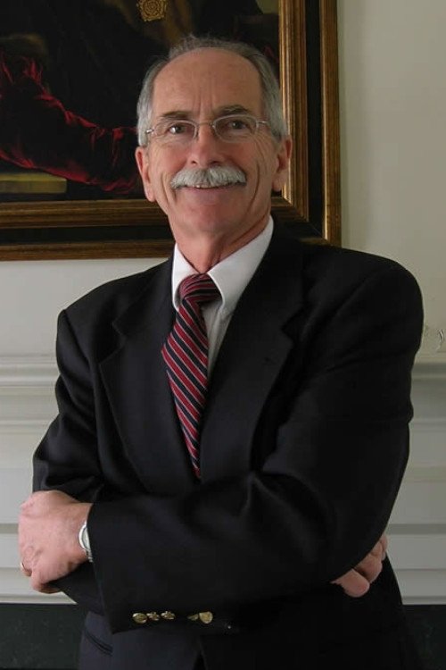 بازیگر Doctor Dale Russell  