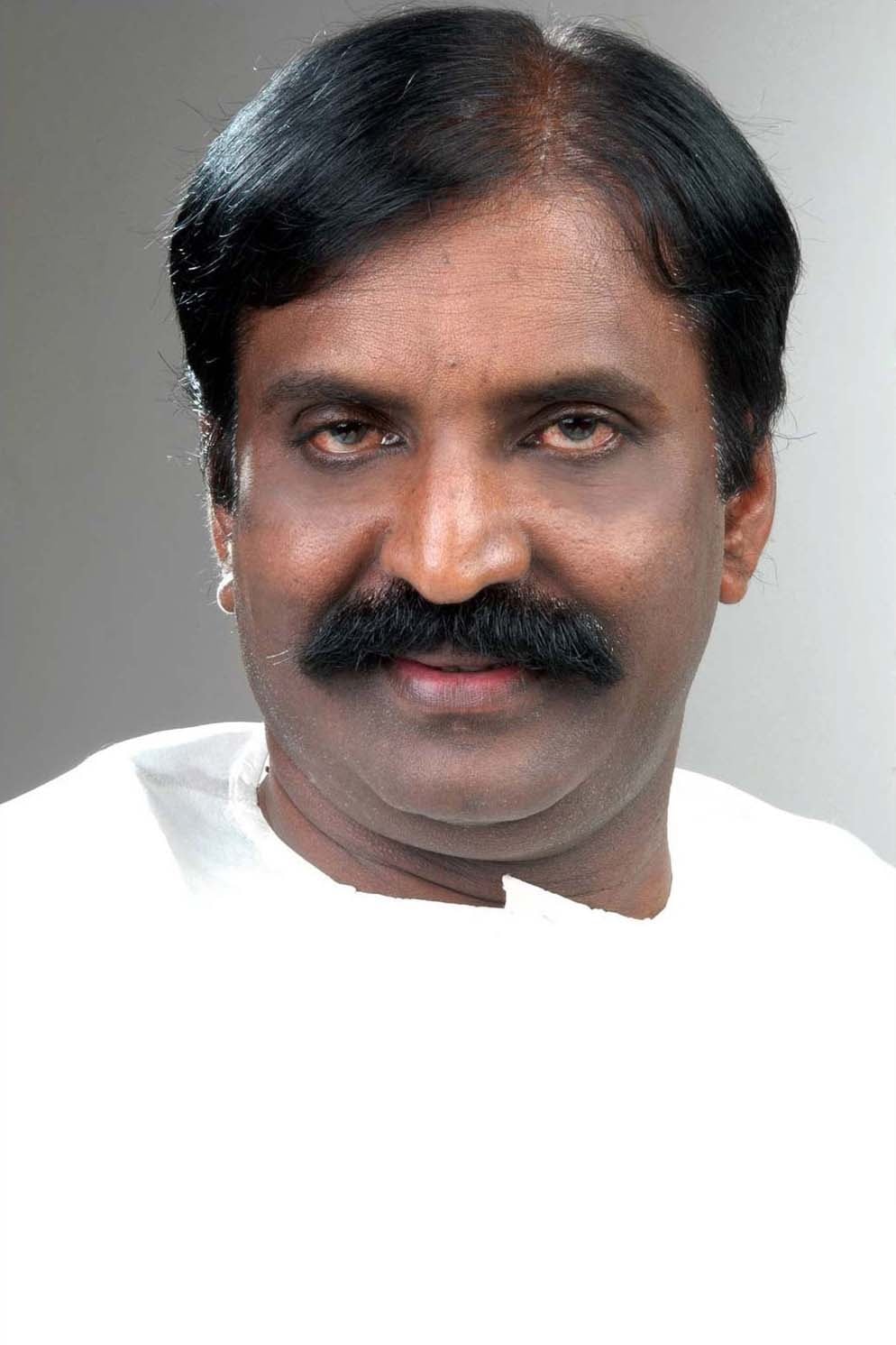 بازیگر Vairamuthu  