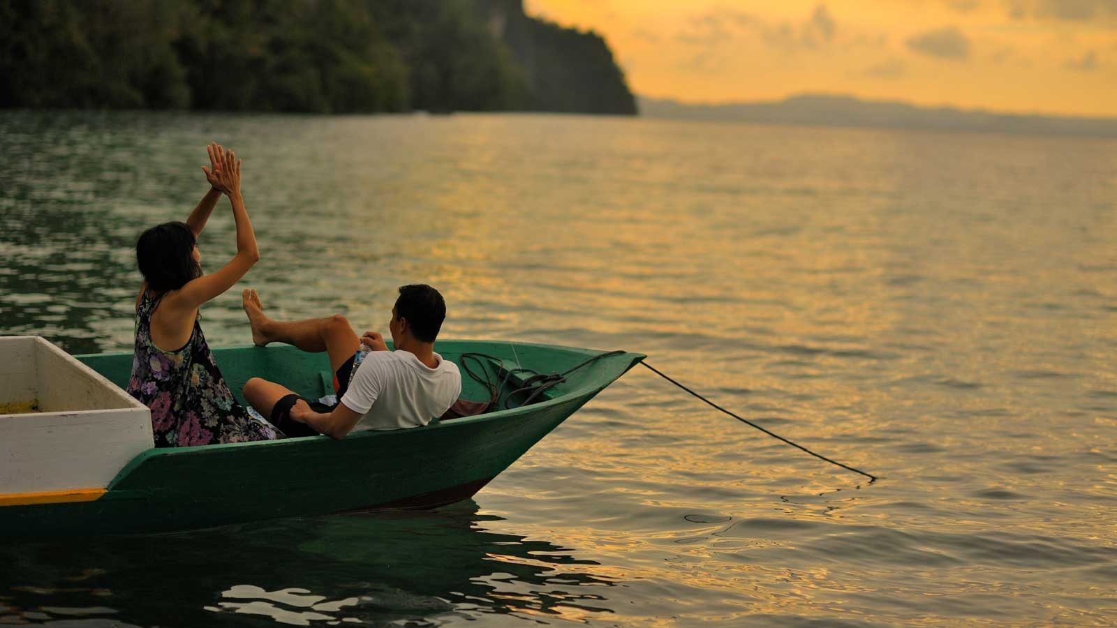Someone's Wife in the Boat of Someone's Husband|Someone's Wife in the Boat of Someone's Husband