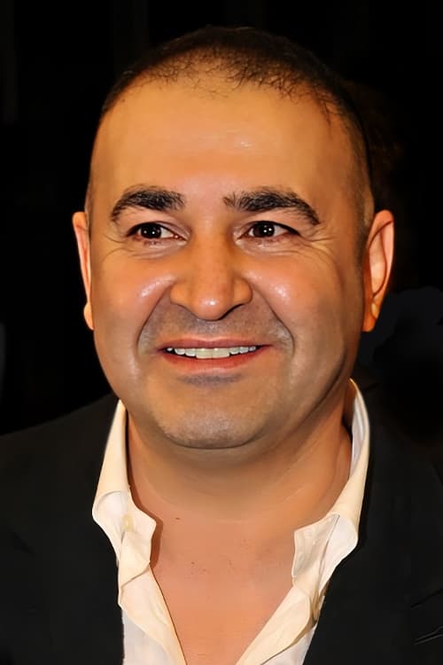 بازیگر Şafak Sezer  