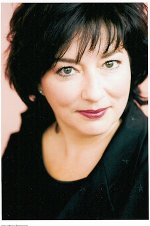 بازیگر Yvonne Naef  