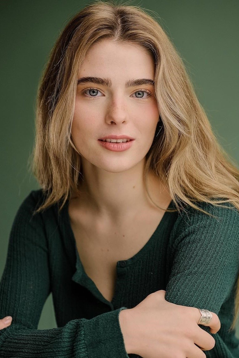 بازیگر Flo Thompstone  