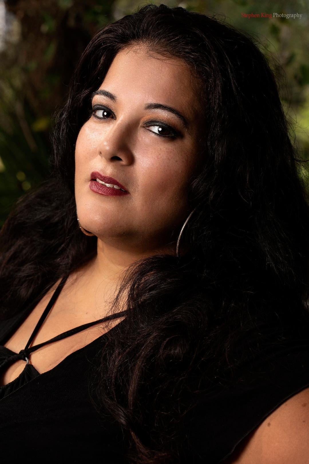 بازیگر Angie Ruiz  