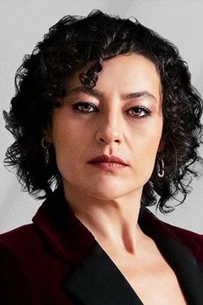 بازیگر Nergis Öztürk  