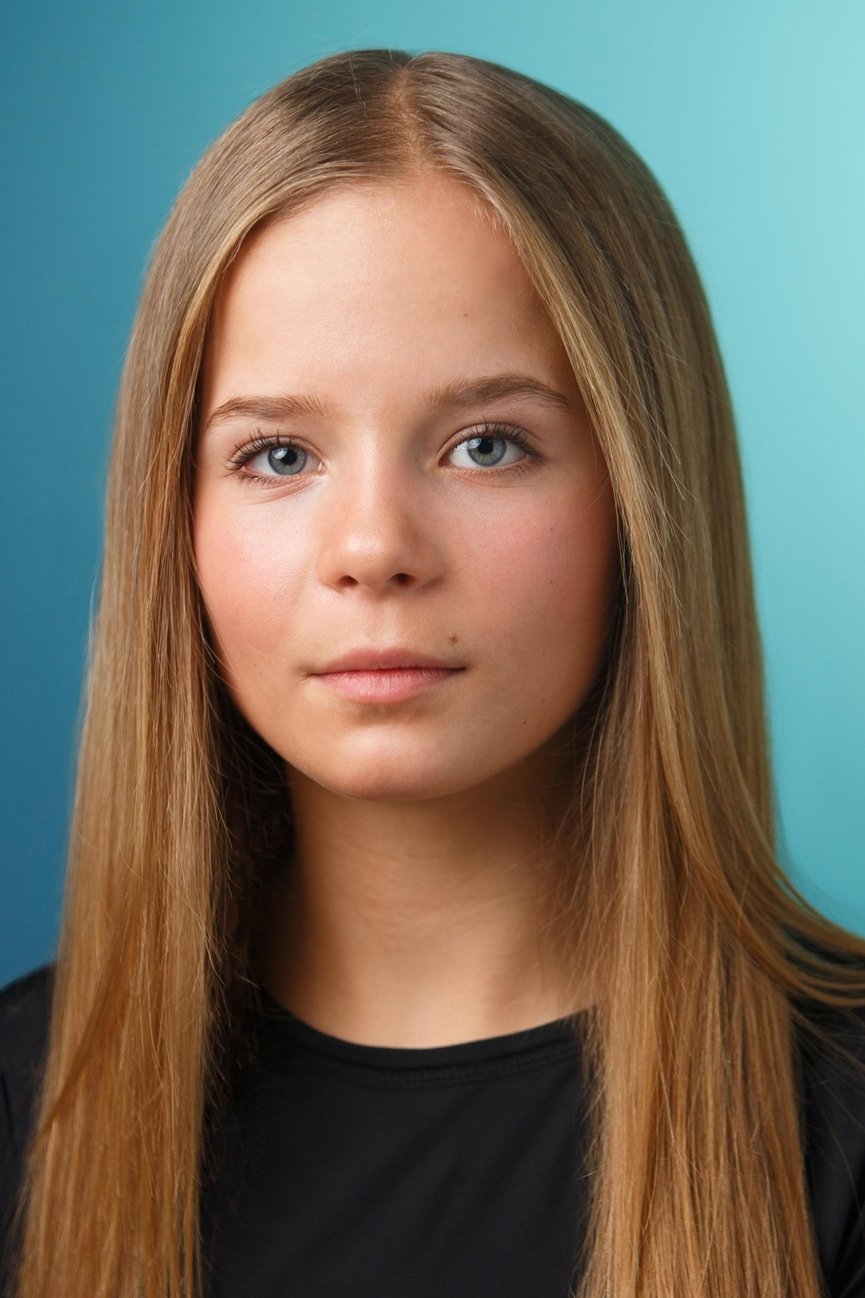 بازیگر Davina Coleman  