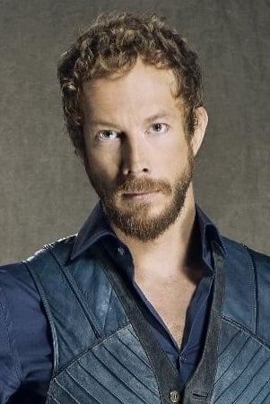 بازیگر Kristen Holden-Ried  