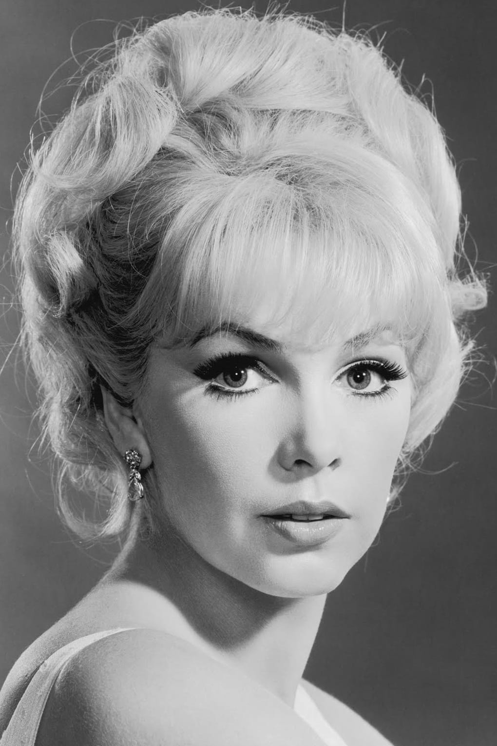 بازیگر Stella Stevens  