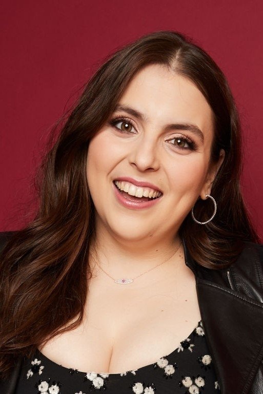 بازیگر Beanie Feldstein  
