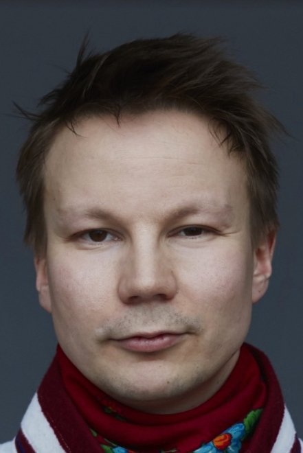 بازیگر Niillas Holmberg  