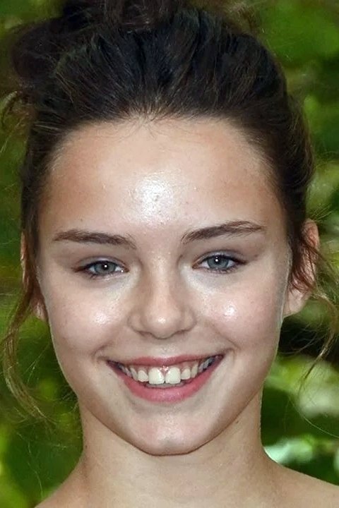 بازیگر Mallory Wanecque  