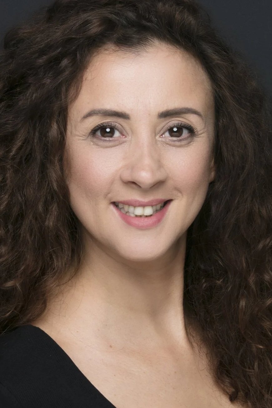 بازیگر İrem Kahyaoğlu  