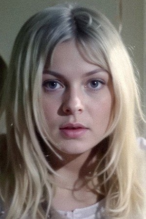 بازیگر Anna Gladysek  