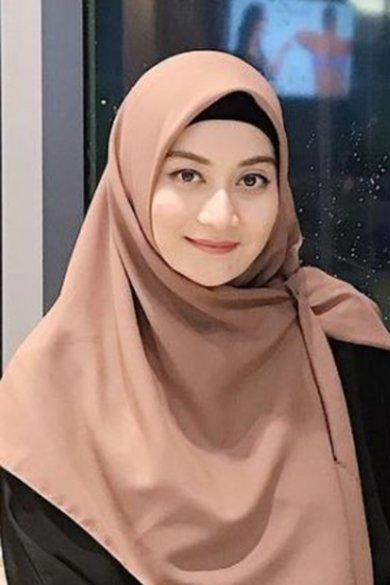 بازیگر Ayu Pratiwi  