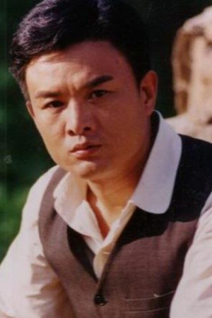 بازیگر 杨立山  