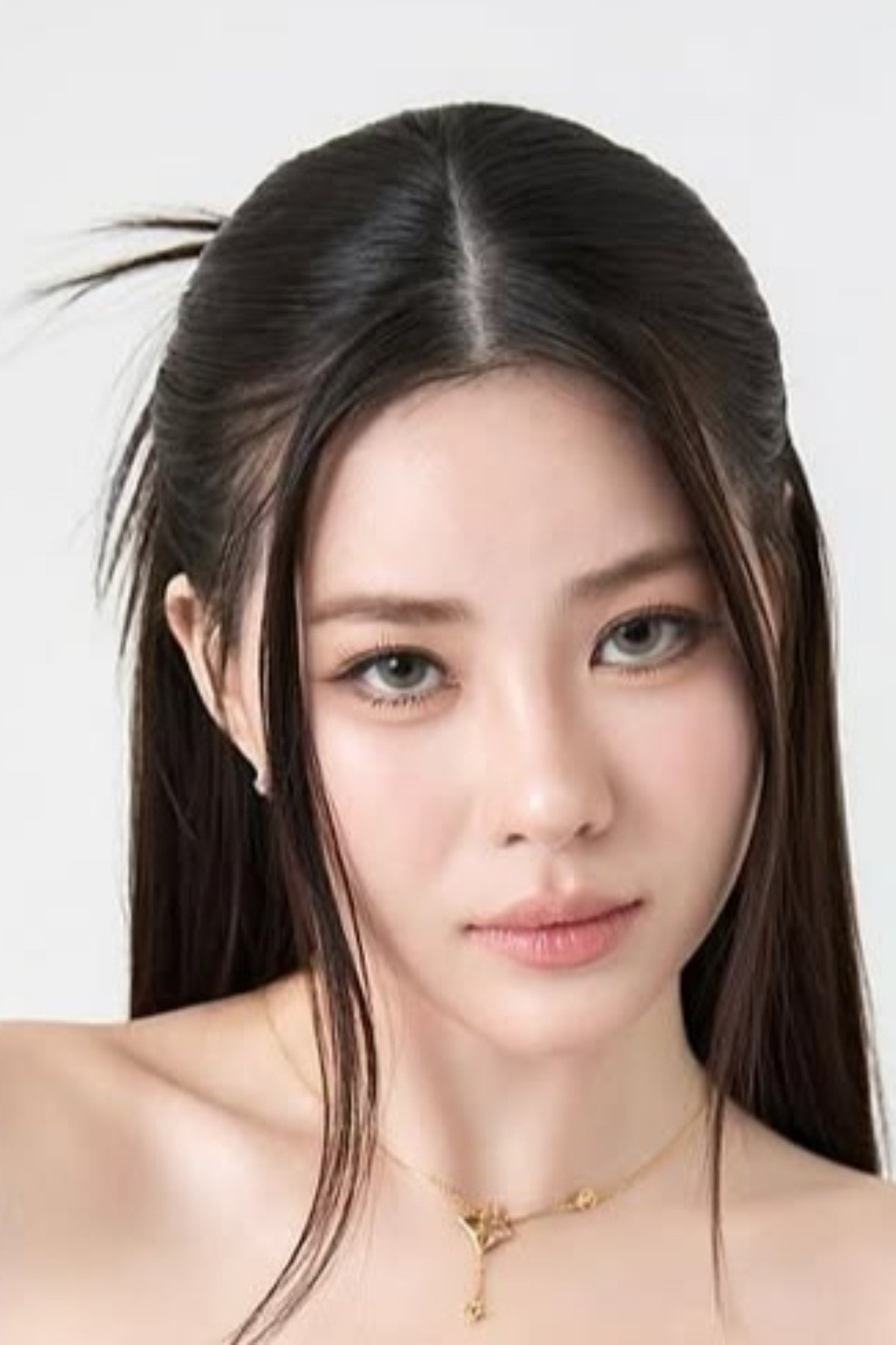 بازیگر ณิชาพัชร์ น้ำทรัพย์อนันต์  