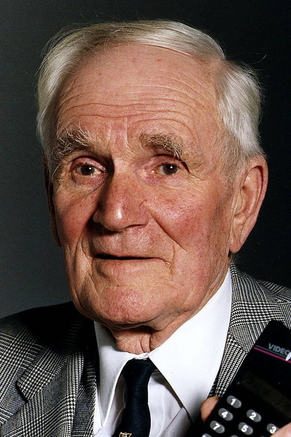 بازیگر Desmond Llewelyn  