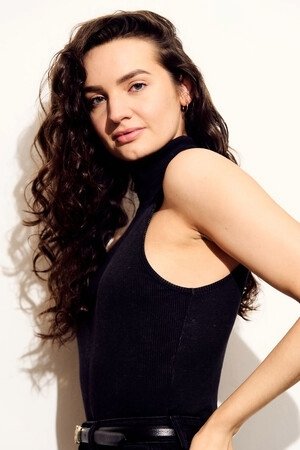 بازیگر Isabella Olivas  