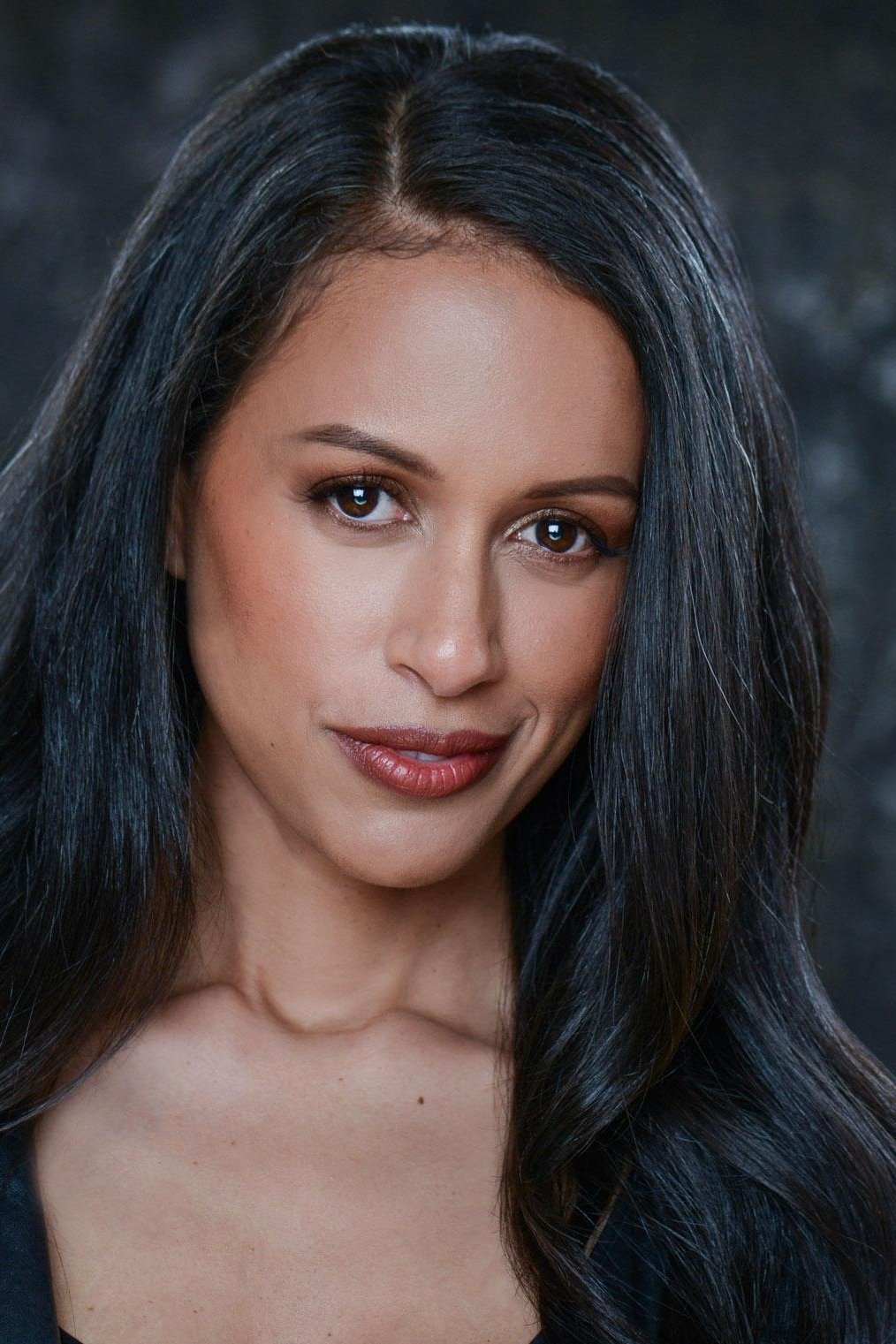 بازیگر Fallon Bowman  
