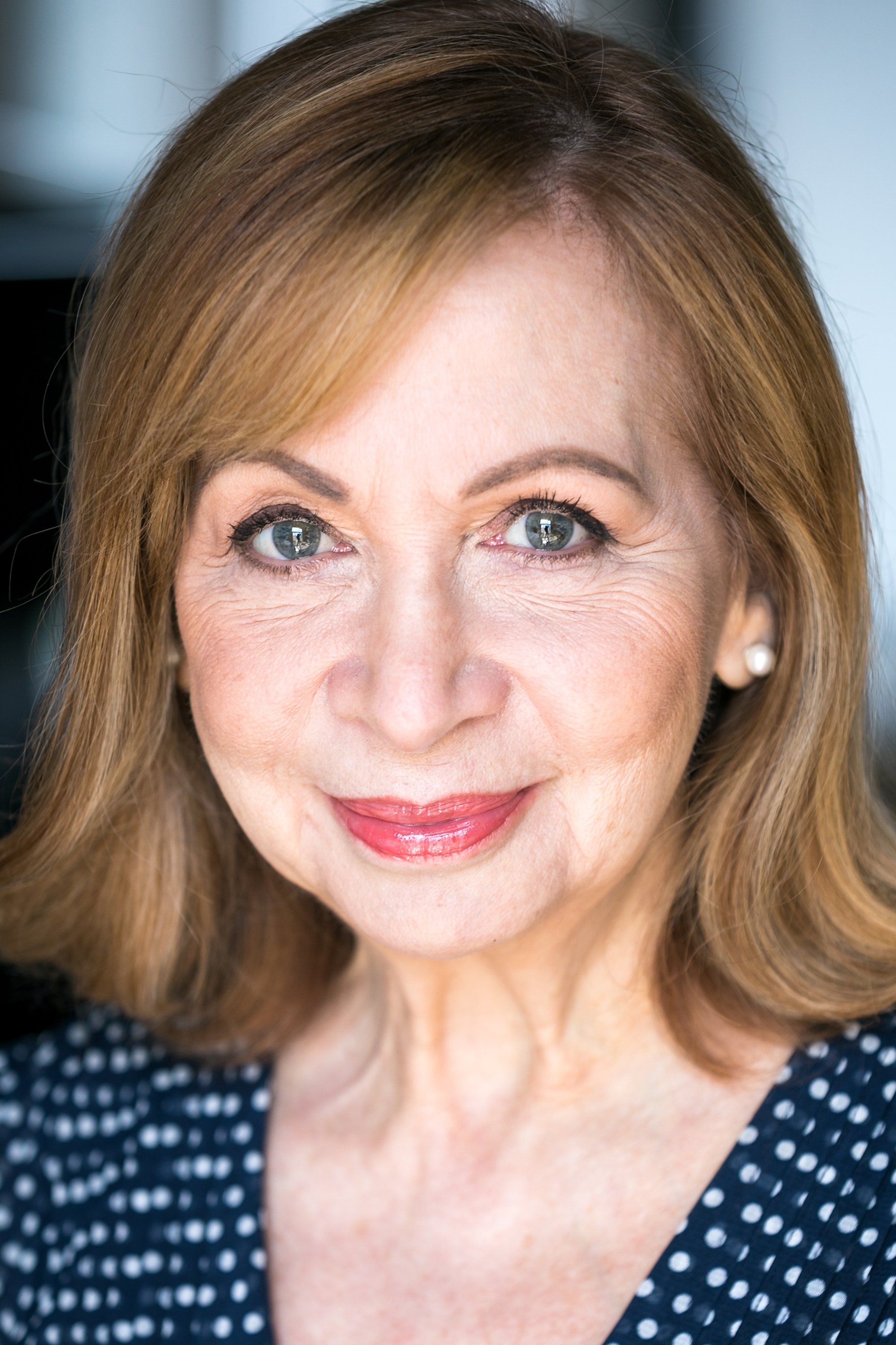 بازیگر Laura Julian  