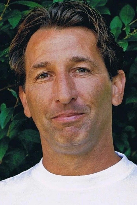 بازیگر George B. Colucci Jr.  
