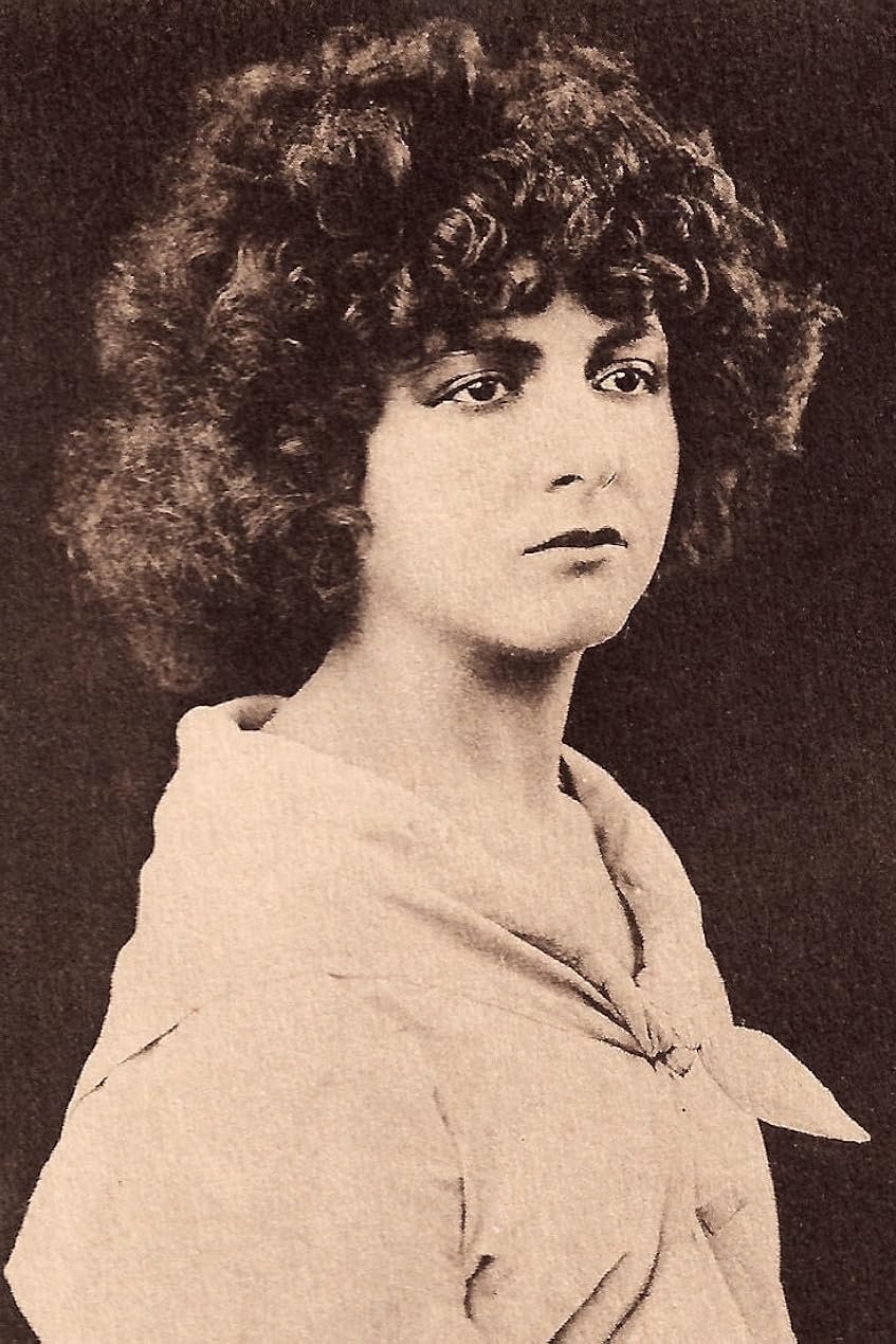 بازیگر Desdemona Mazza  