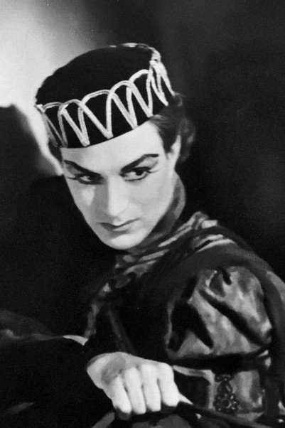 بازیگر Leslie Edwards  