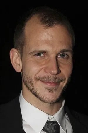 بازیگر Gustaf Skarsgård  