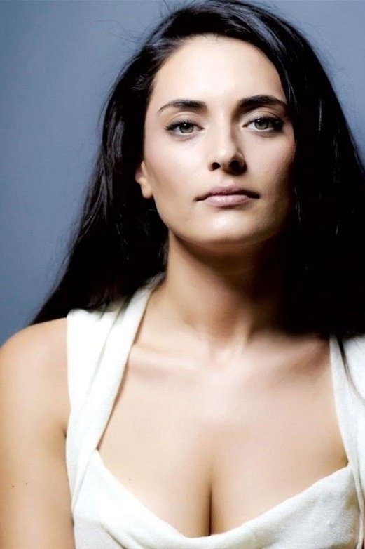 بازیگر Aslıhan Gürbüz  