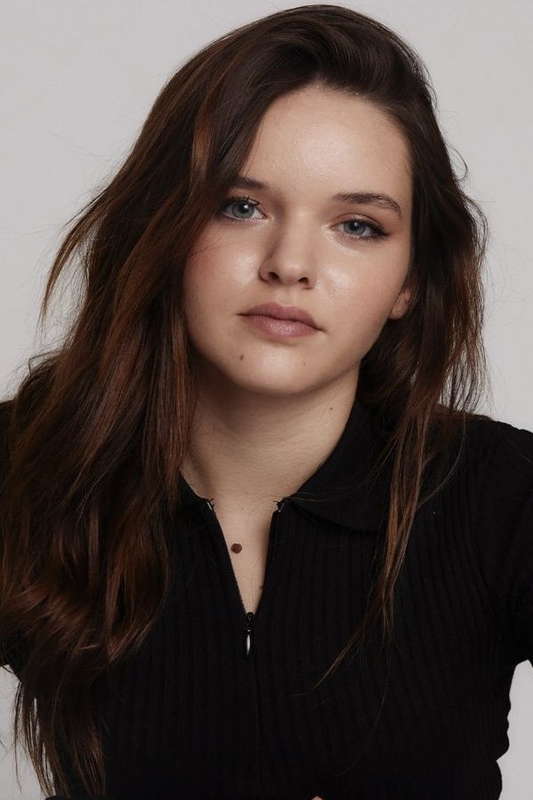 بازیگر Zoe Arnao  